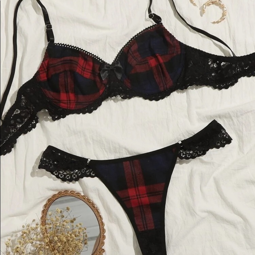 Plaid Lace Trim Underwire Lingerie Set